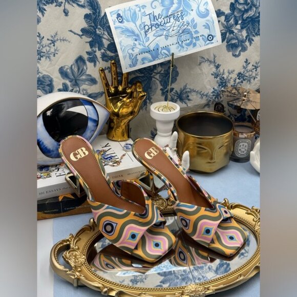 🆕 GIANNI BINI 🧿 NWOB Vibe-Check Retro Print Satin Sculpted Sandals, Sz 8 M - Picture 2 of 15